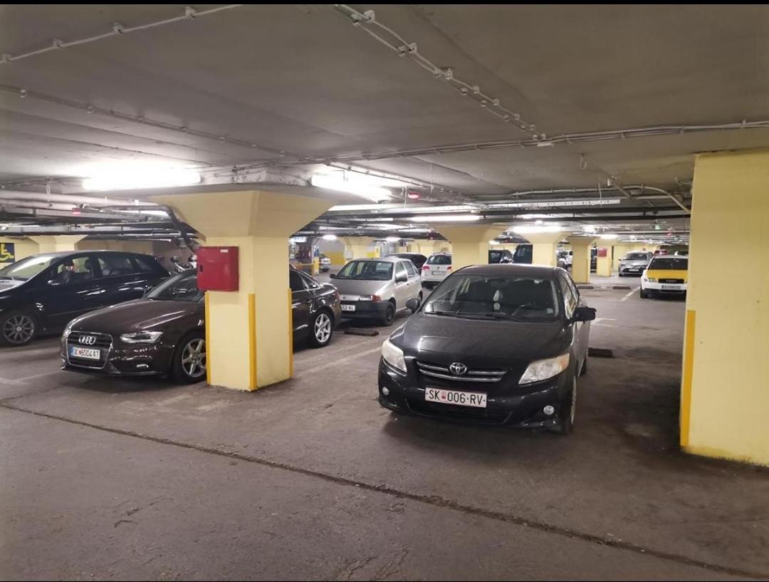 Calla 5 Apartment - Main Square, In The City Shopping Center - Parking Slot With Security And Video Camera Skopje Extérieur photo