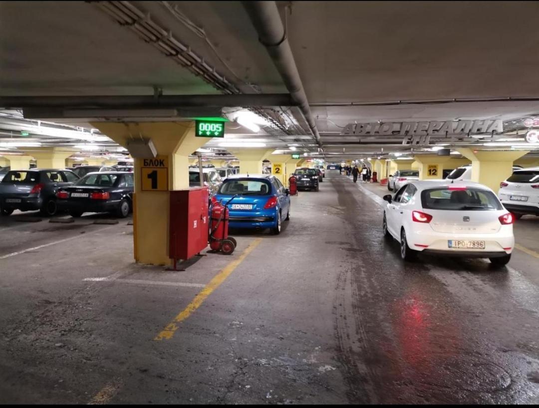 Calla 5 Apartment - Main Square, In The City Shopping Center - Parking Slot With Security And Video Camera Skopje Extérieur photo