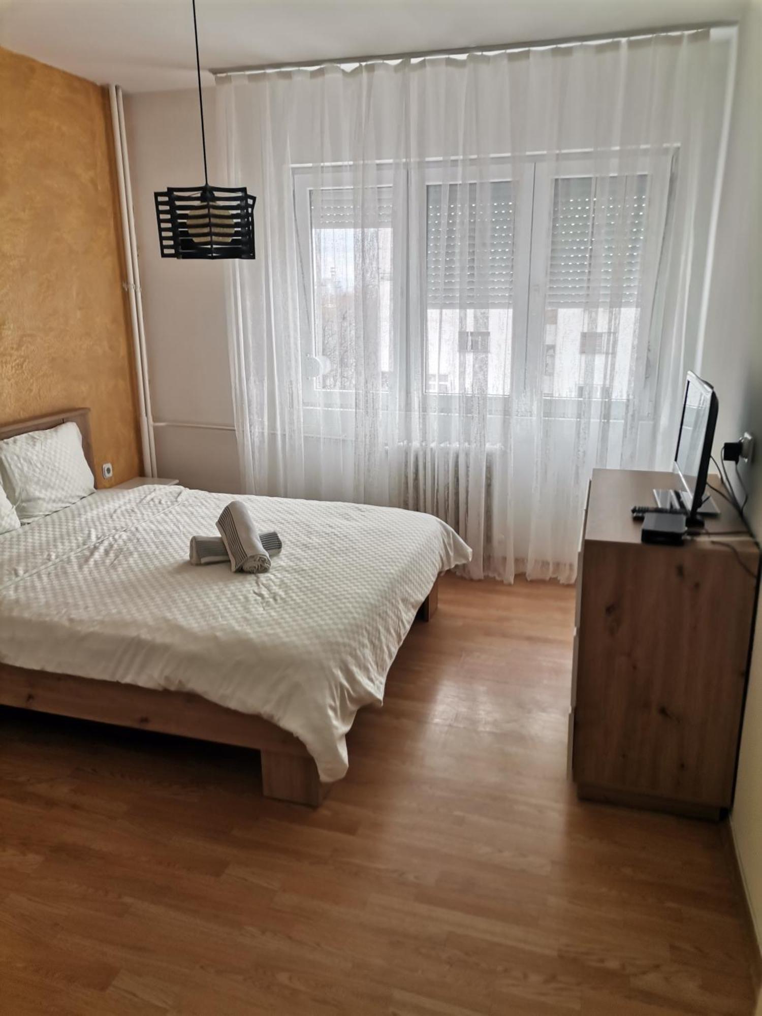 Calla 5 Apartment - Main Square, In The City Shopping Center - Parking Slot With Security And Video Camera Skopje Extérieur photo