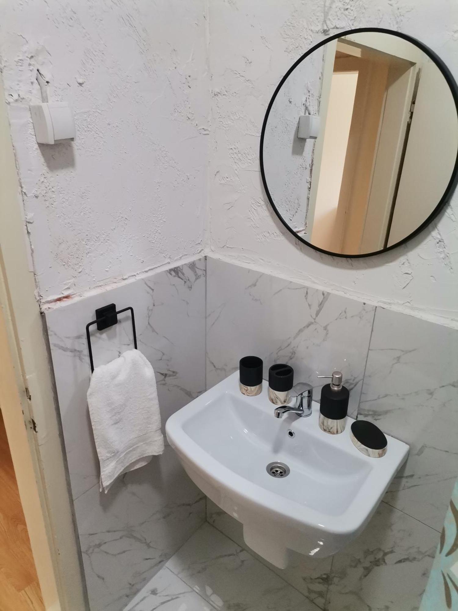 Calla 5 Apartment - Main Square, In The City Shopping Center - Parking Slot With Security And Video Camera Skopje Extérieur photo